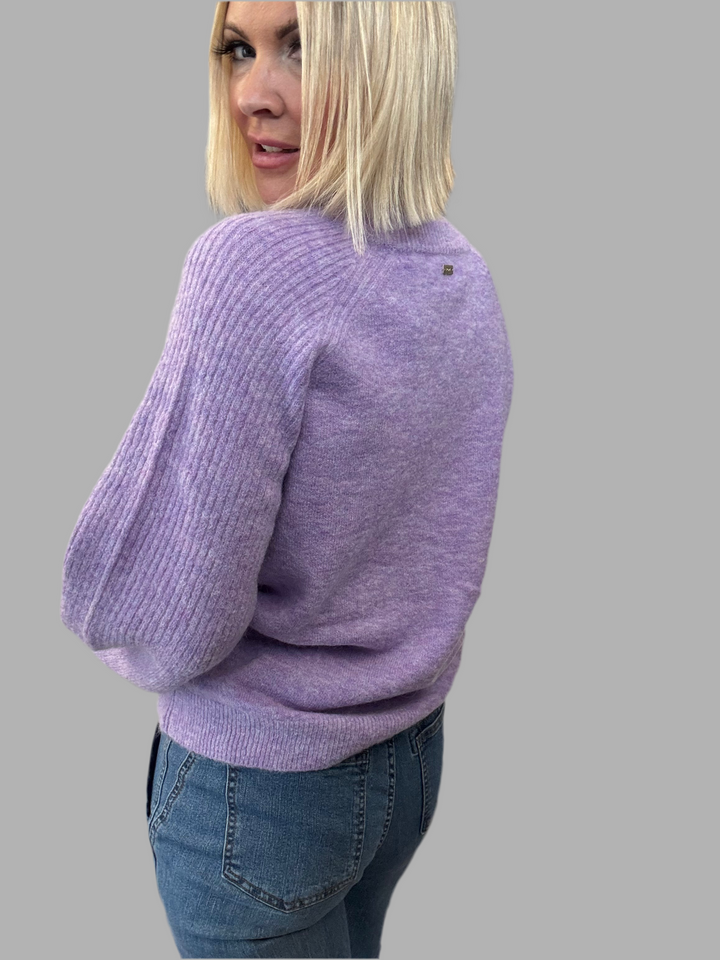 Lavender Pullover Au10