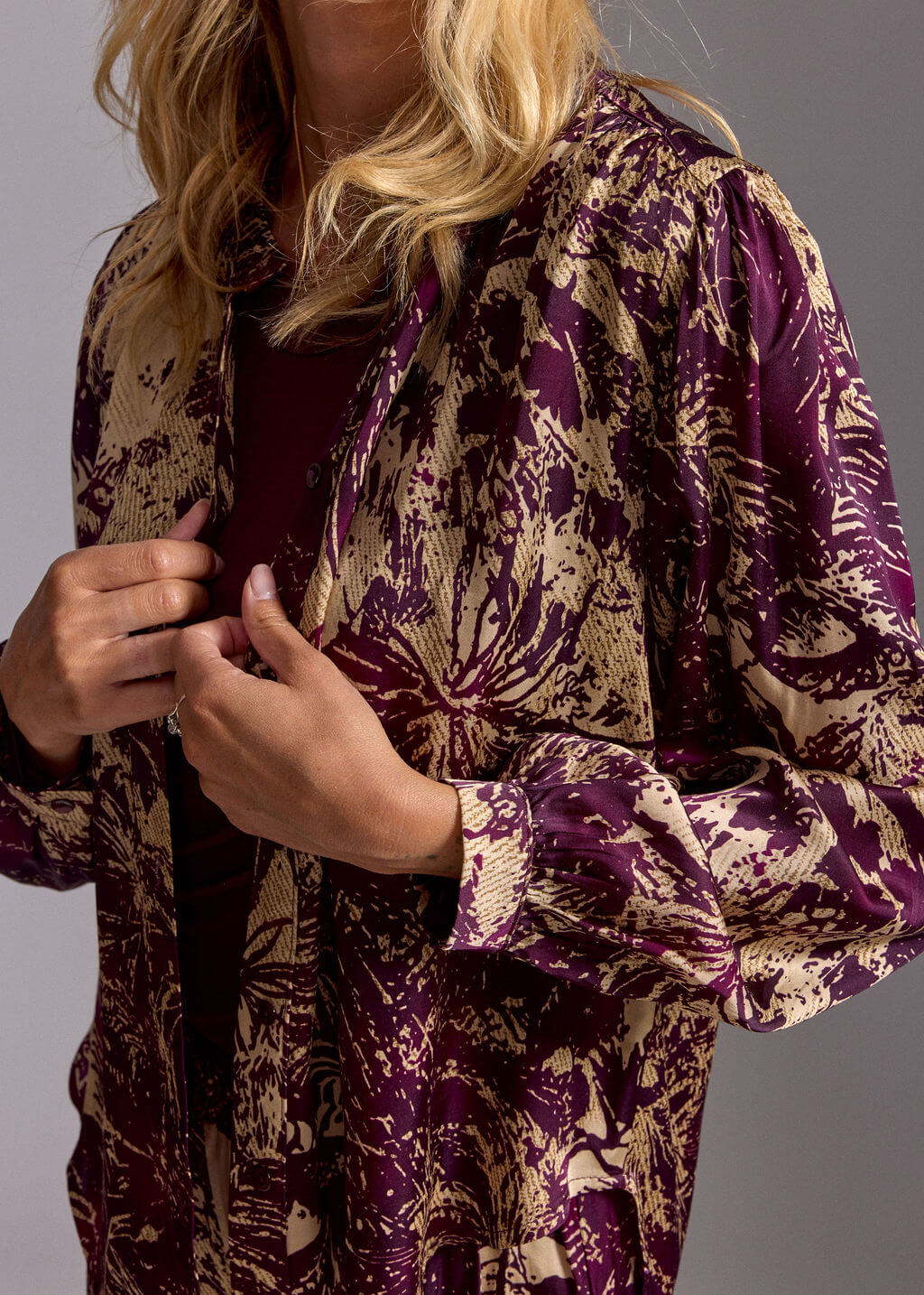 Palms Blouse - Cream/Maroon