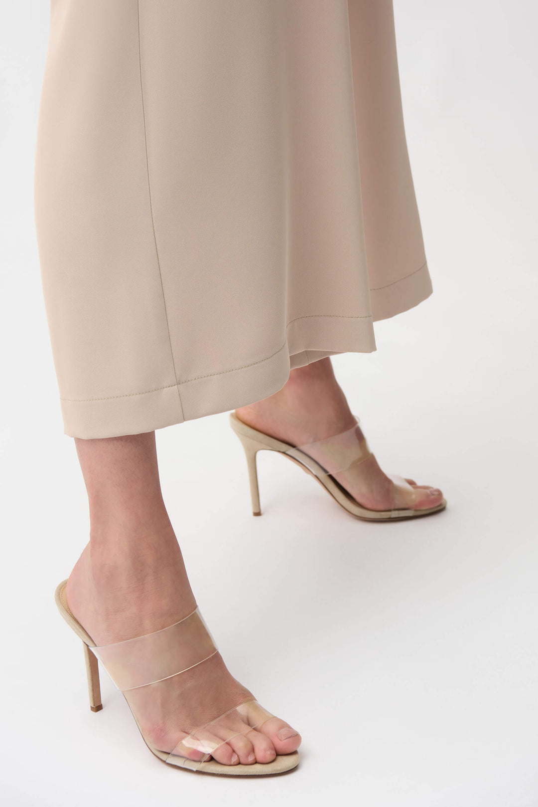 La Vie Pull-On Culotte Pants in Parchment & Navy 261121