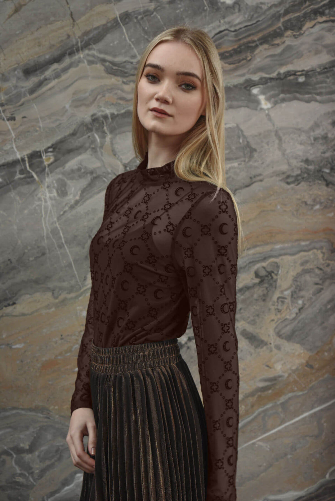 Don't Get Meshy Top - Curate