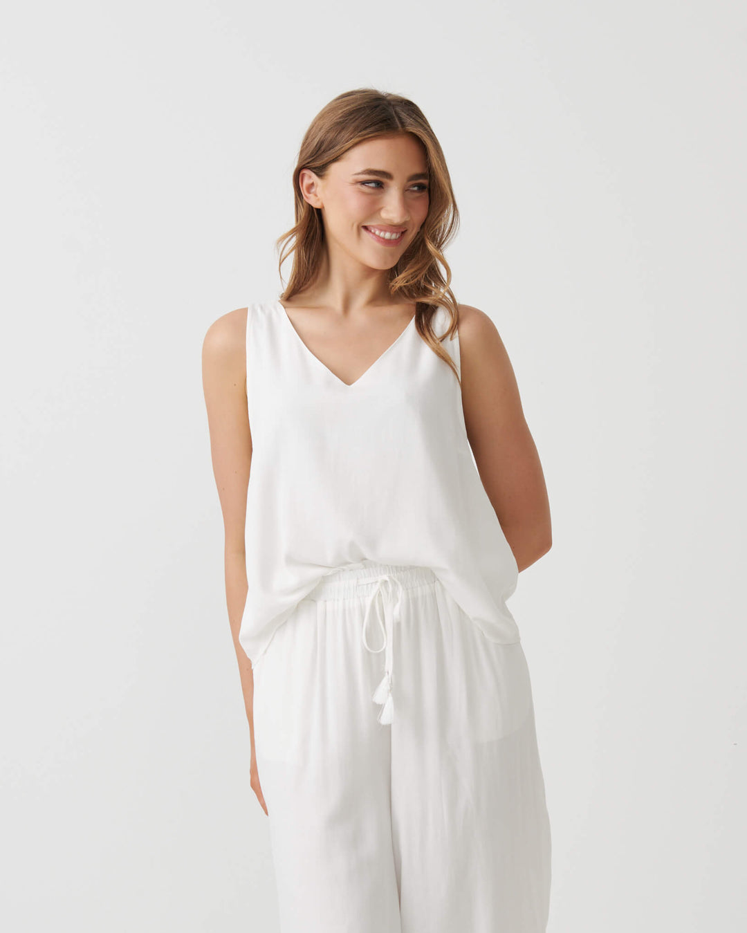 Holmes &amp; Fallon Swing V Neck Top  White