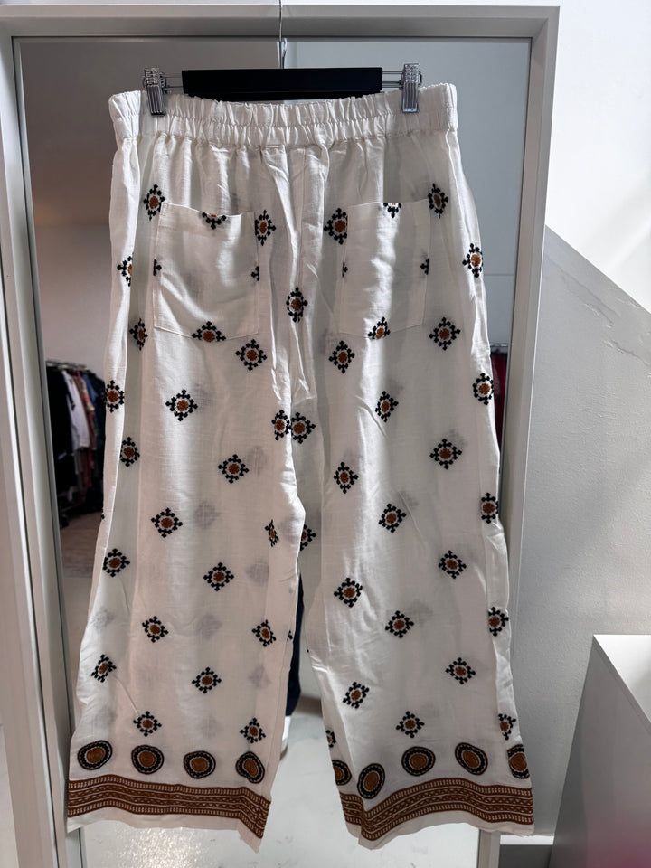 Well Crafted Pant -  Embroided Linen